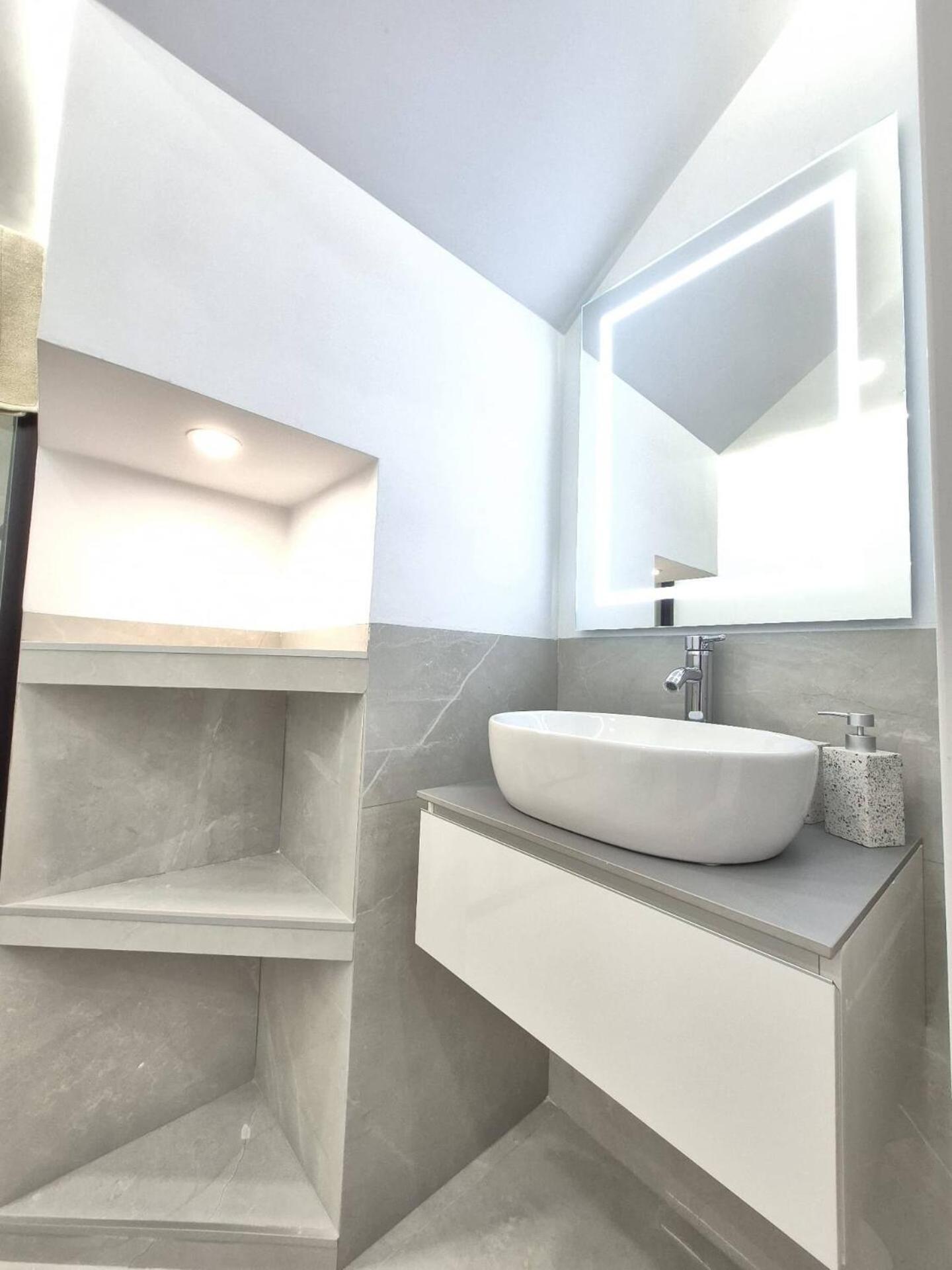 Appartamento Happy Travel Renovated Duplex *