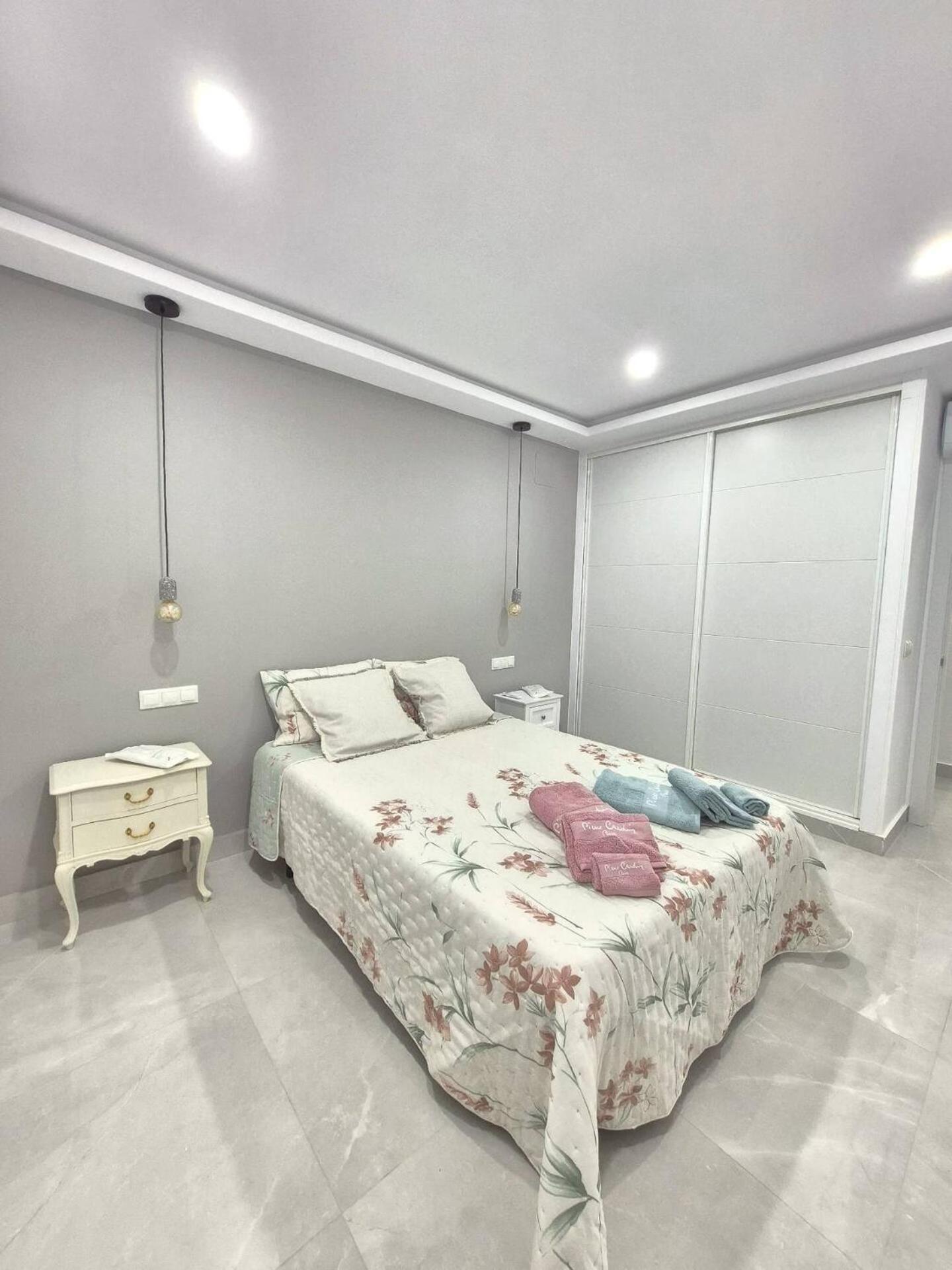Happy Travel Renovated Duplex Apartemen