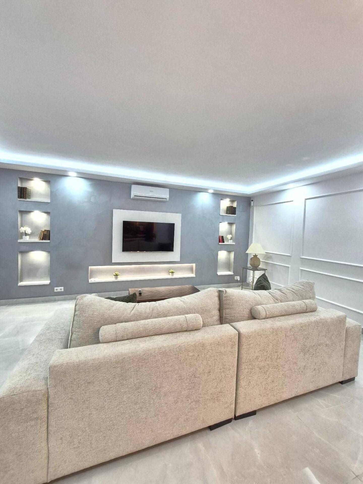 Apartemen Happy Travel Renovated Duplex Marbella